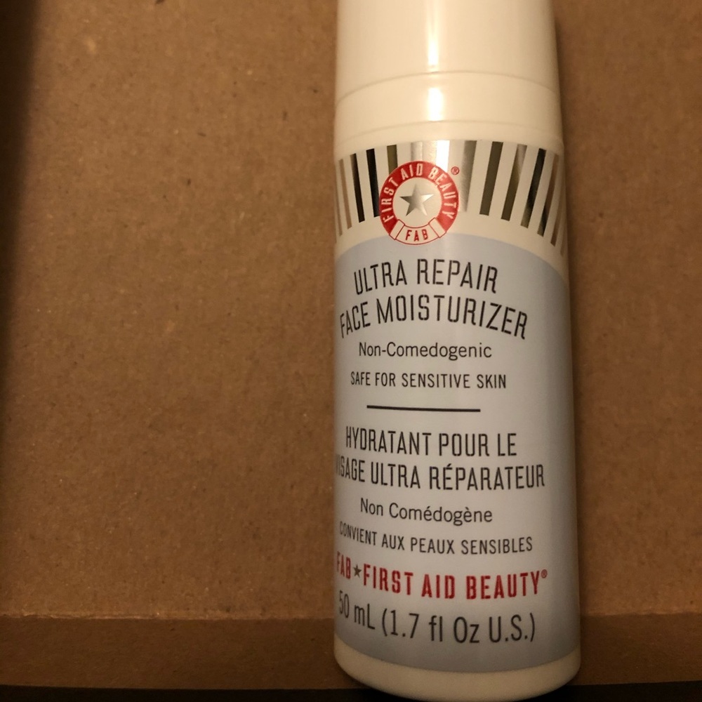 First aid beauty FAB oil free face moisturizer